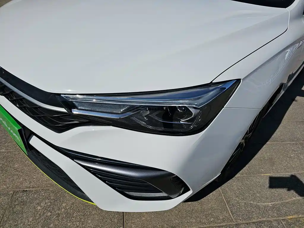 Roewe i5 — фото 4