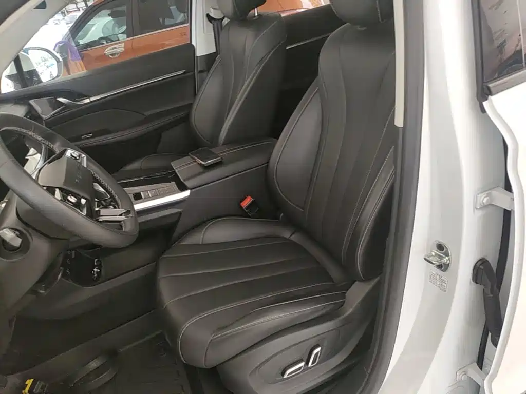 Roewe RX5 MAX — фото 11