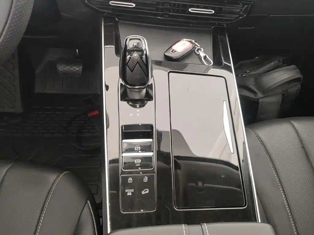 Roewe RX5 MAX — фото 10