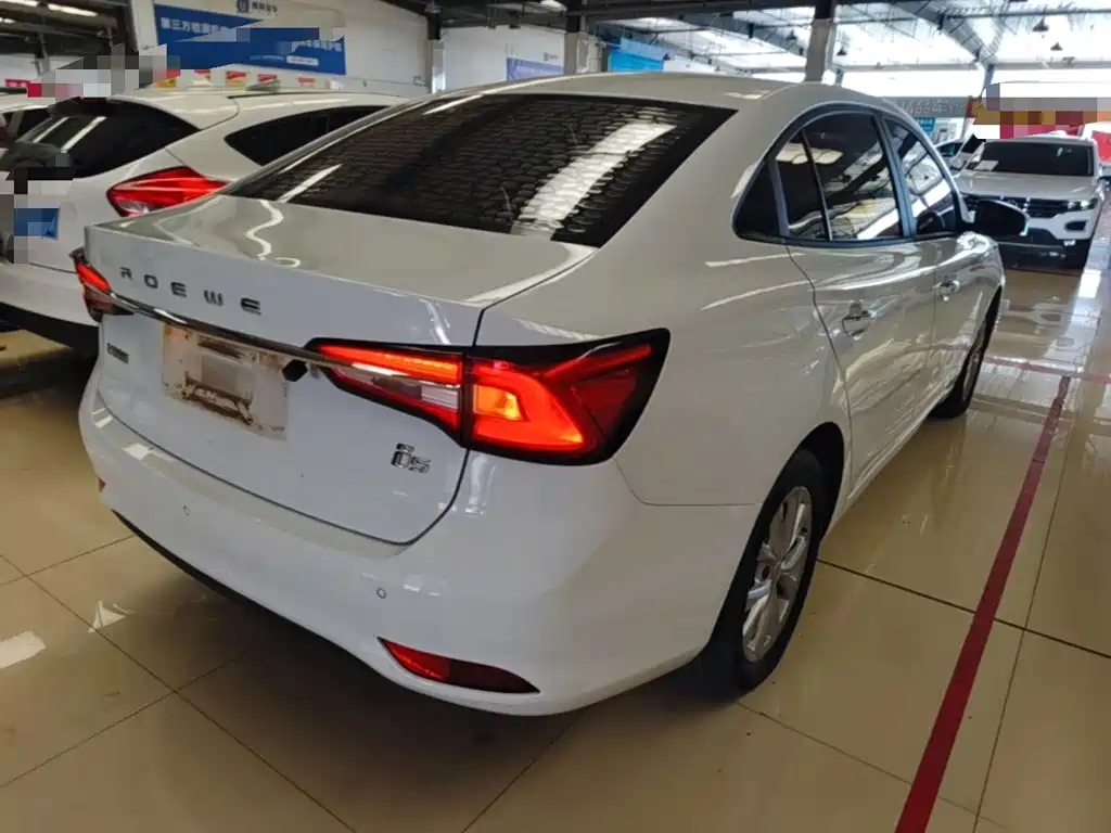 Roewe i5 — фото 7