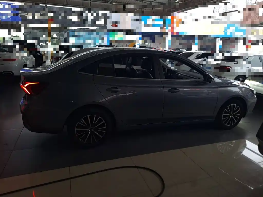 Roewe i5 — фото 5