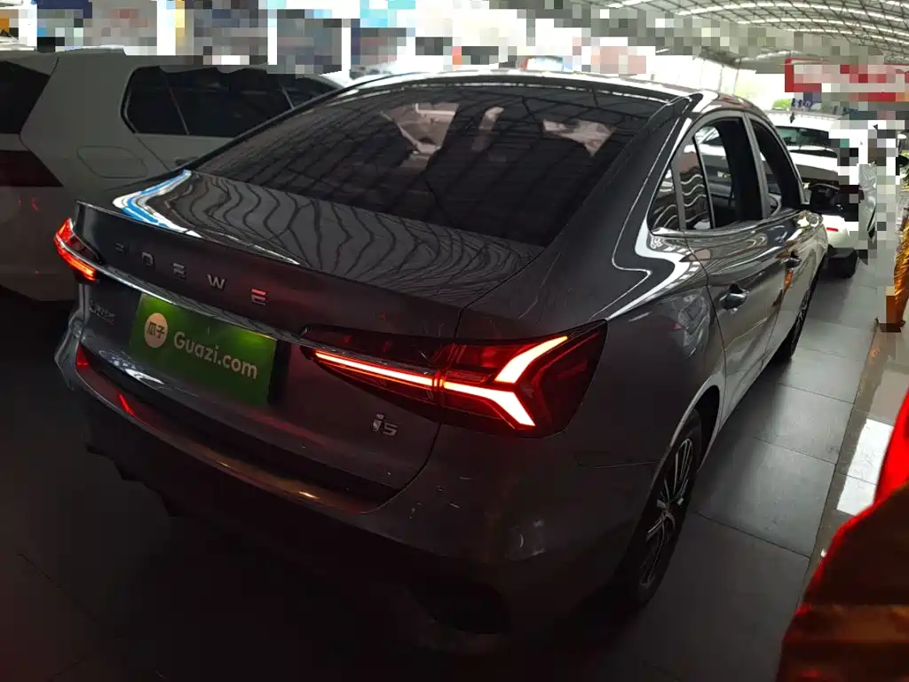 Roewe i5 — фото 6
