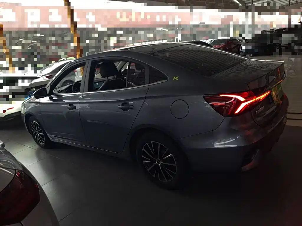 Roewe i5 — фото 9