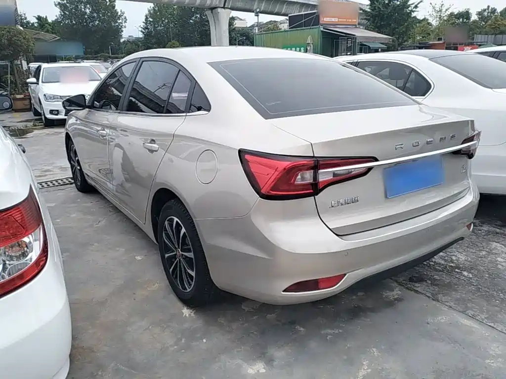 Roewe i5 — фото 5