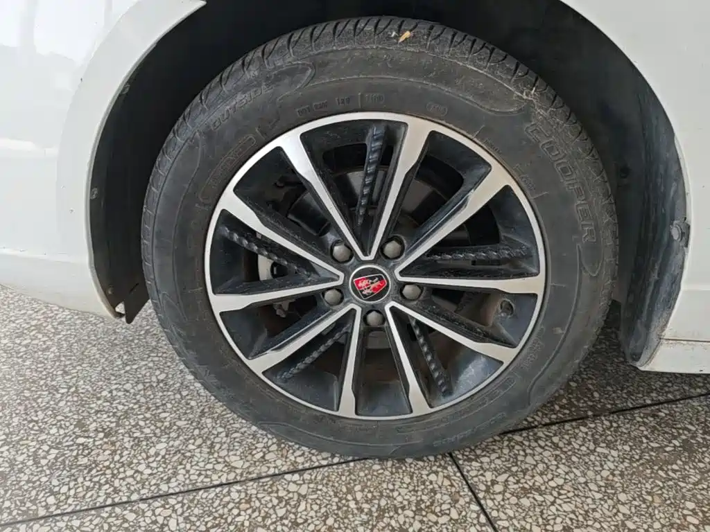 Roewe i5 — фото 23