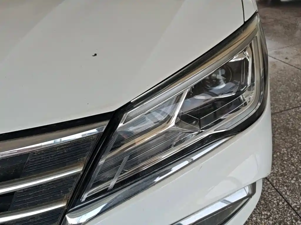 Roewe i5 — фото 24