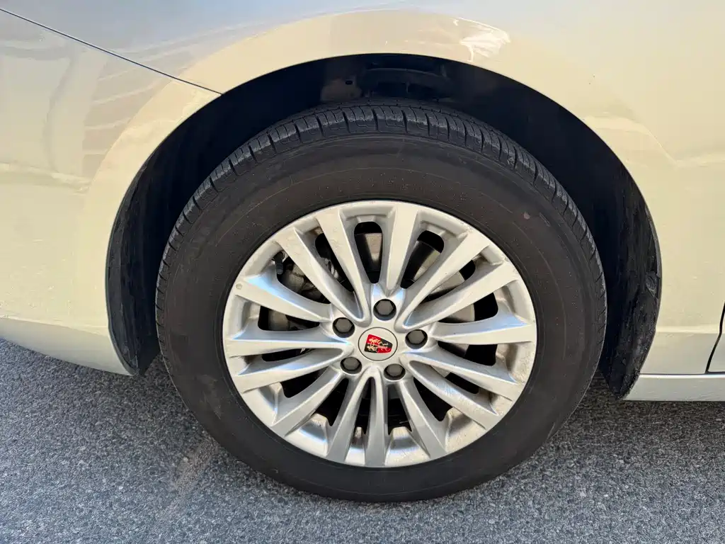Roewe Ei5 — фото 29