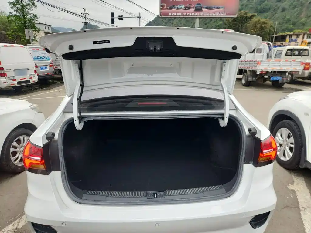 Roewe i5 — фото 15