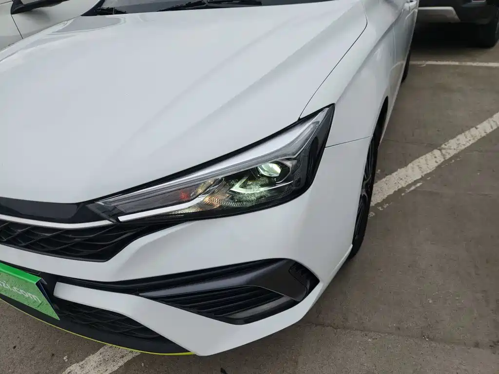 Roewe i5 — фото 18