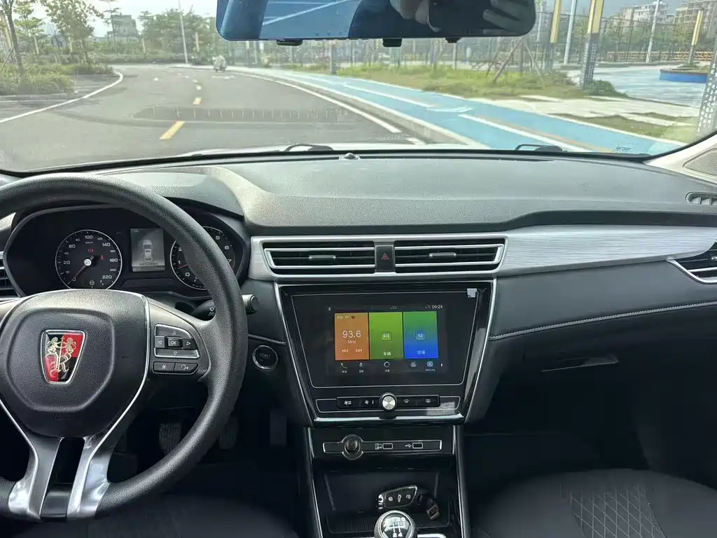 Roewe i5 — фото 16