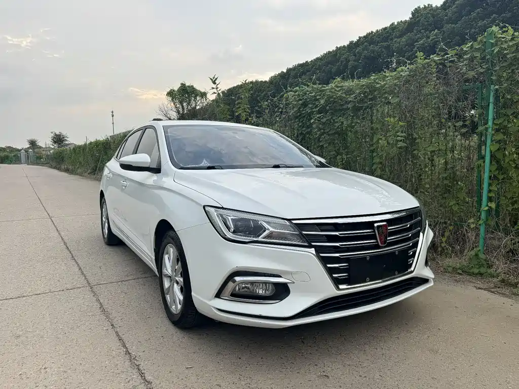 Roewe i5 — фото 3