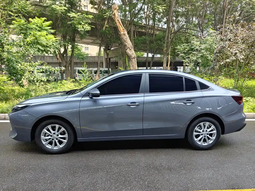 Roewe i5 — фото 4