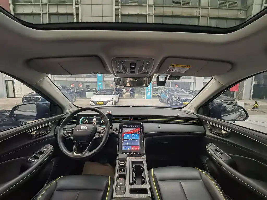 Roewe RX5 — фото 10