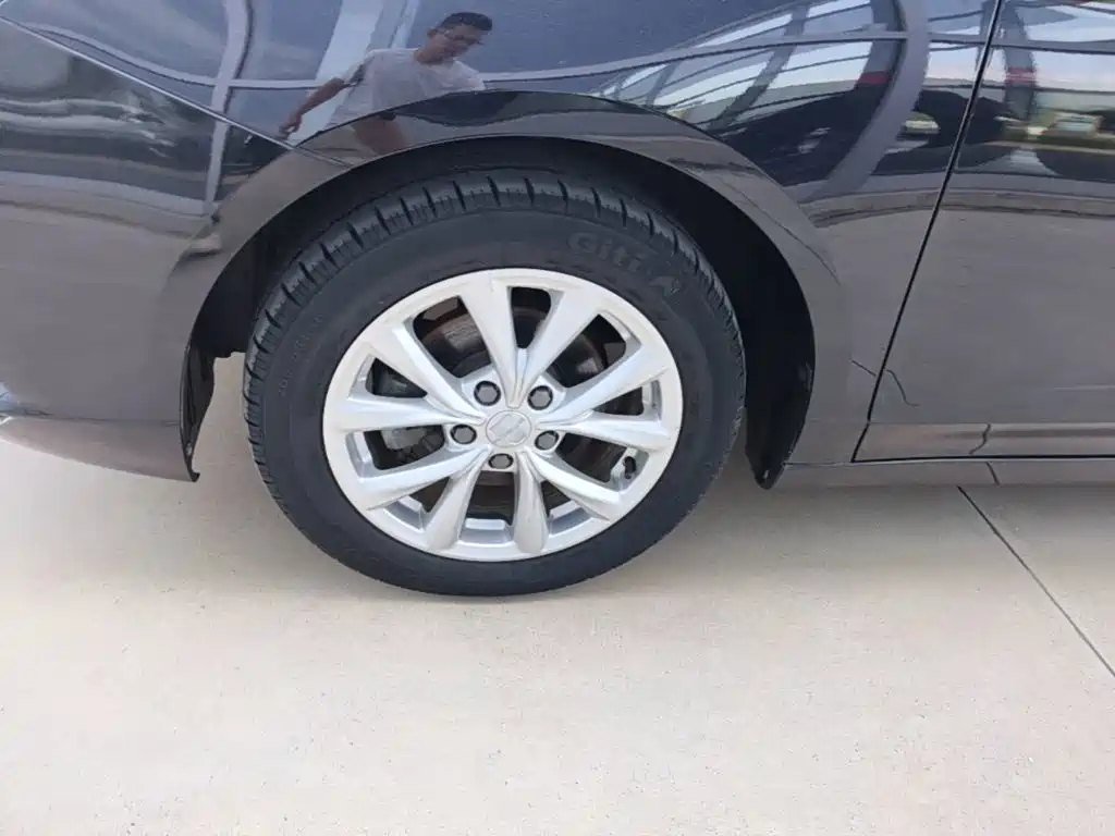 Roewe i5 — фото 23