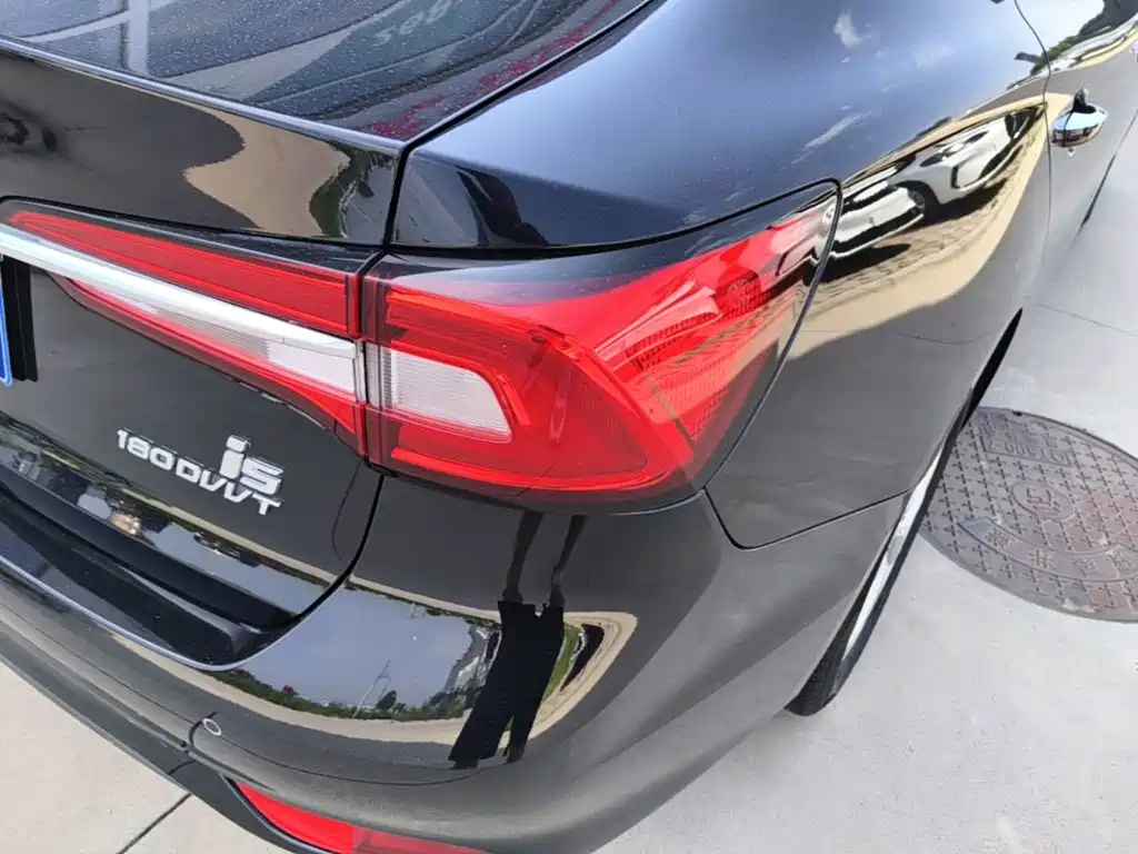 Roewe i5 — фото 8