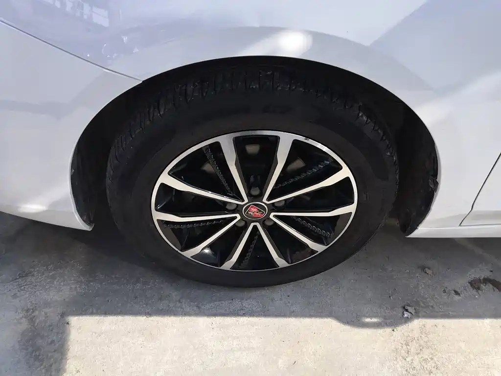Roewe i5 — фото 23