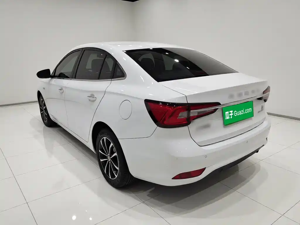Roewe i5 — фото 5