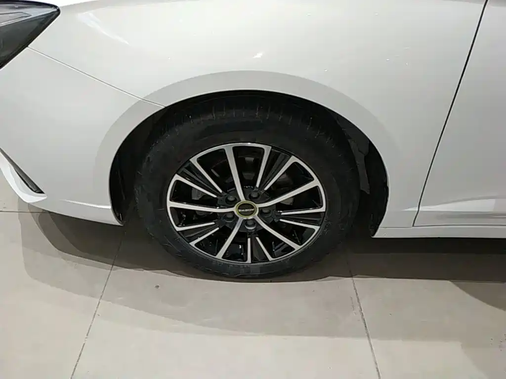 Roewe i5 — фото 23