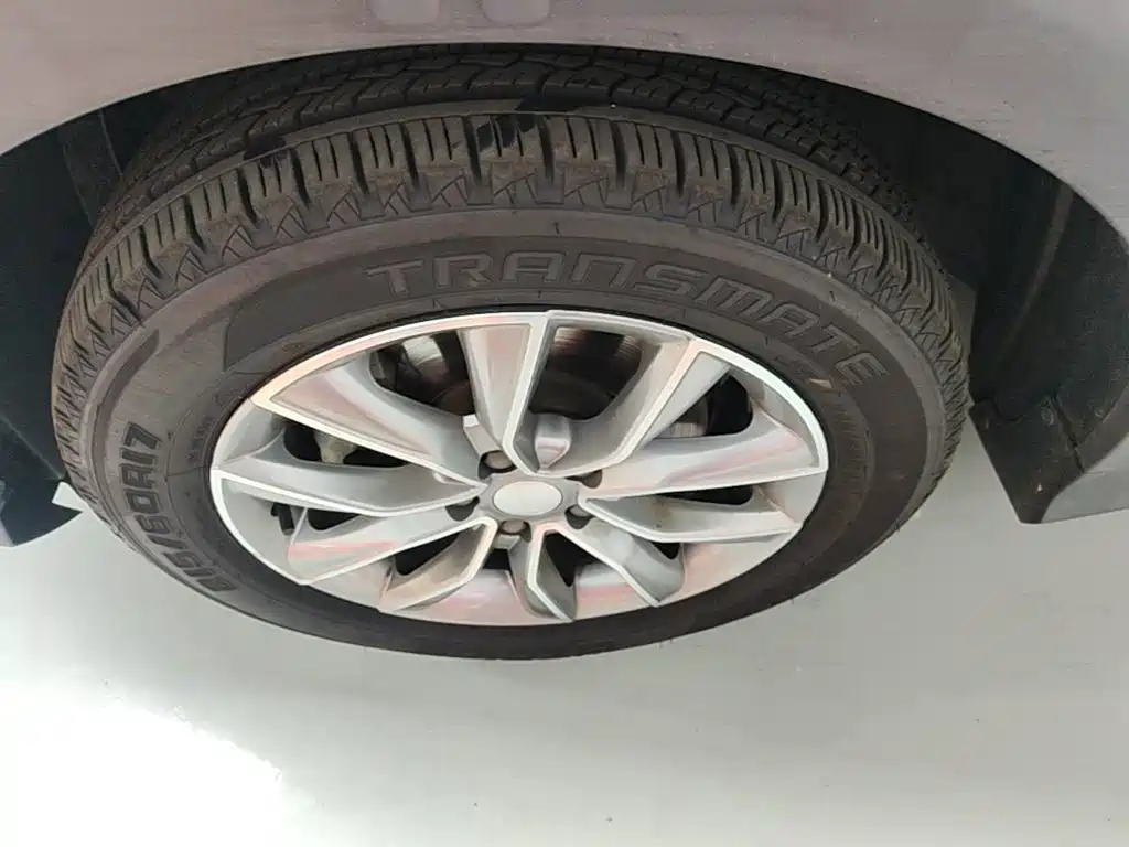 Roewe RX5 — фото 23