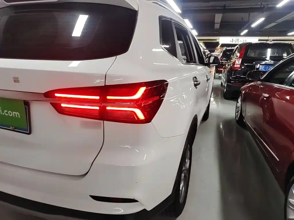 Roewe RX5 — фото 8