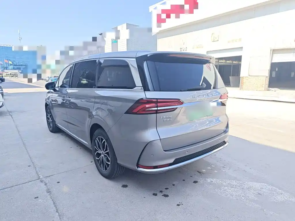 Roewe iMAX8 New Energy — фото 6