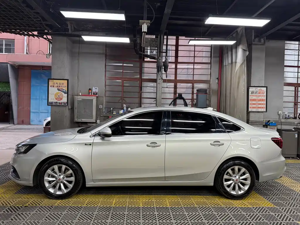 Roewe i6 New Energy — фото 3