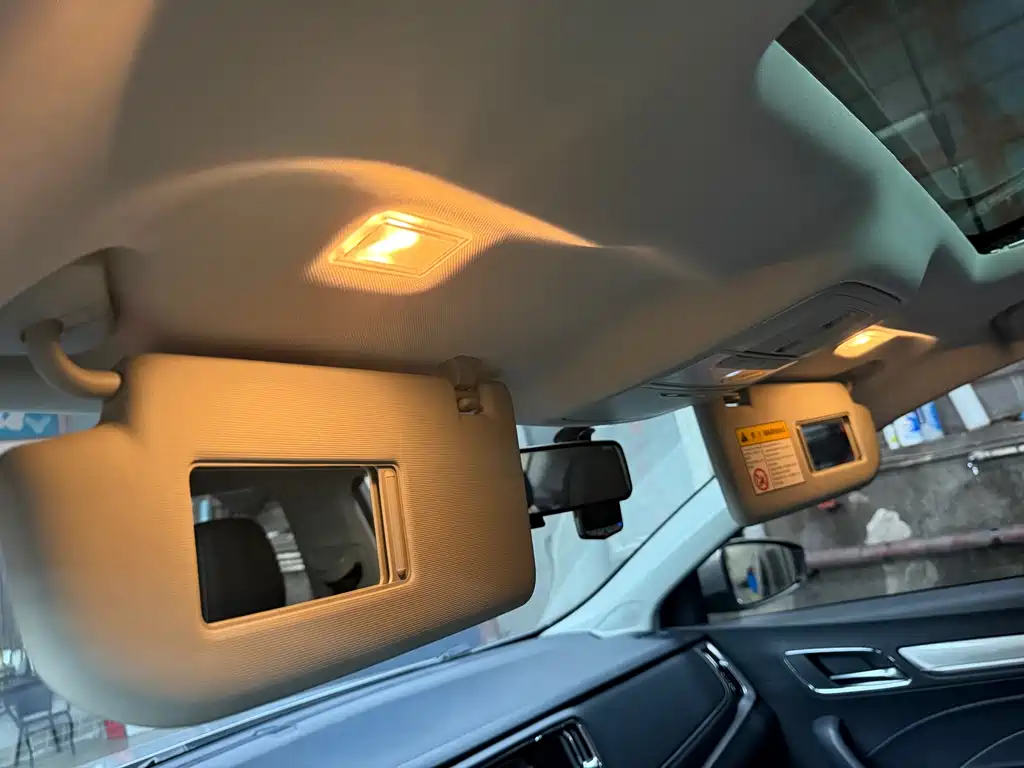 Roewe i6 New Energy — фото 25