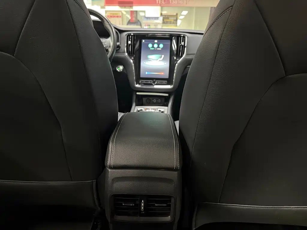 Roewe i6 New Energy — фото 33