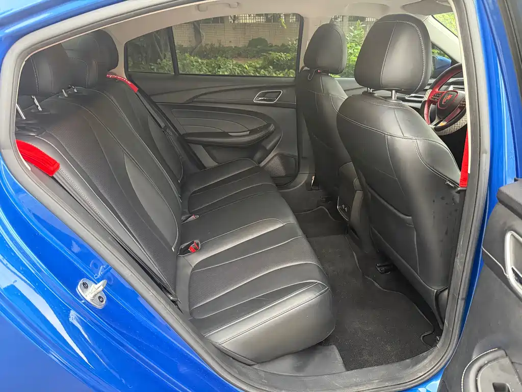 Roewe i5 — фото 9