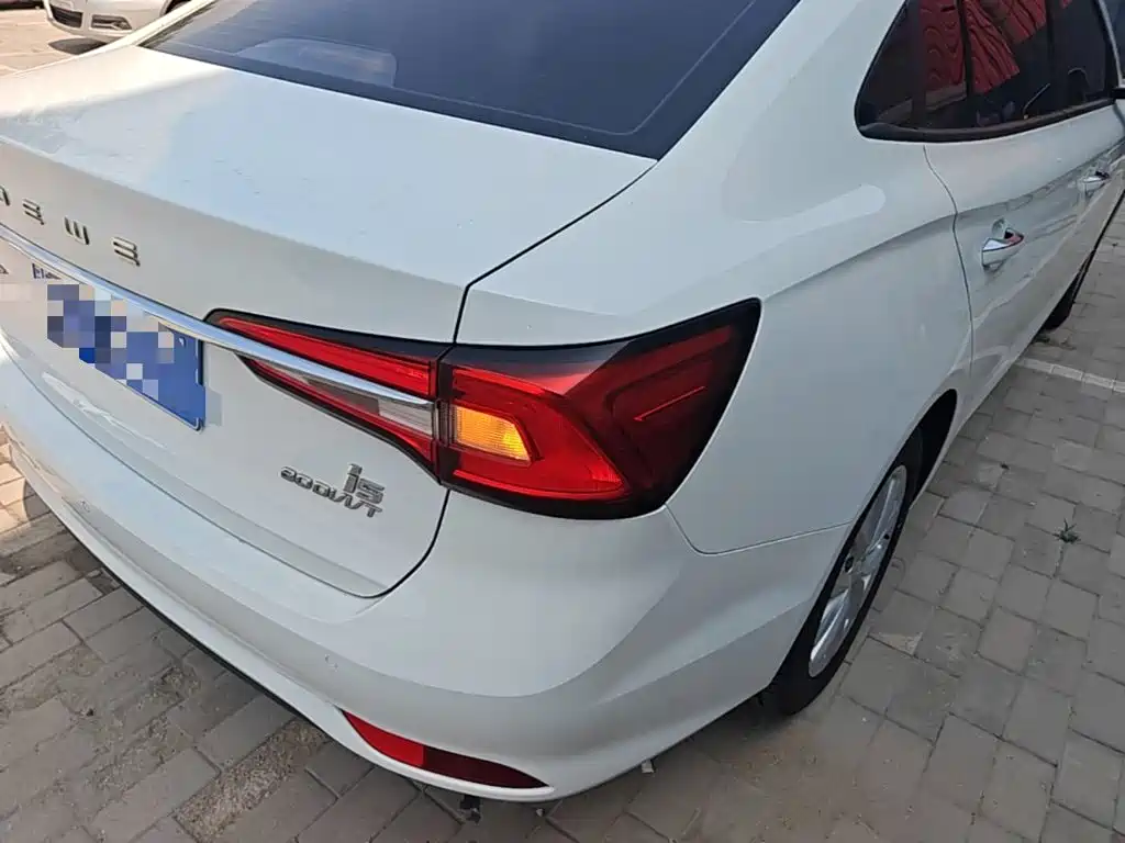 Roewe i5 — фото 8