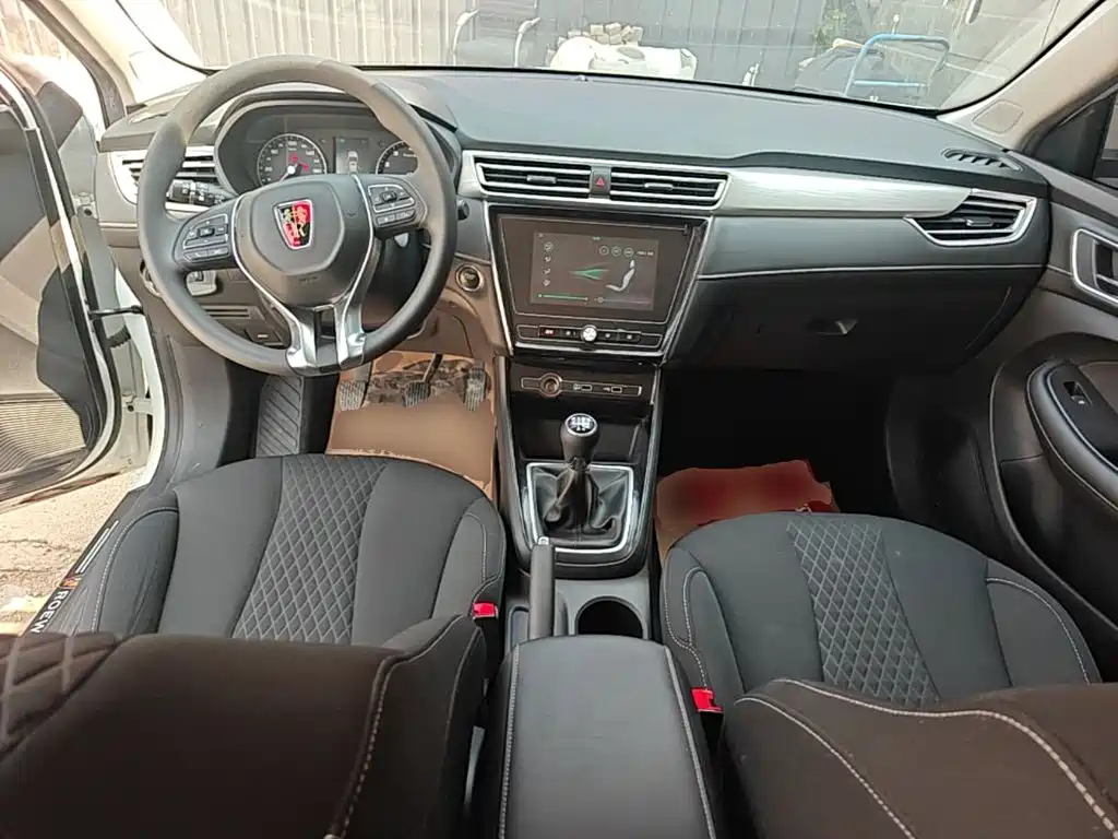 Roewe i5 — фото 10