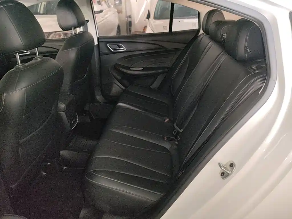 Roewe i5 — фото 17
