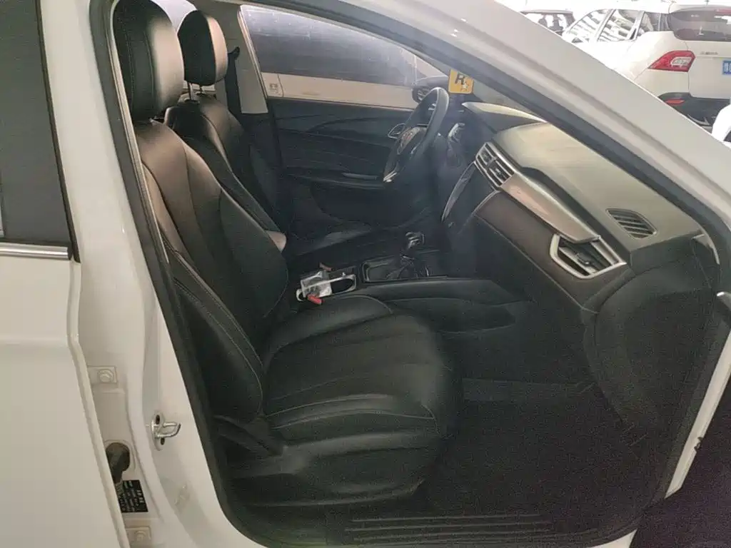 Roewe i5 — фото 25
