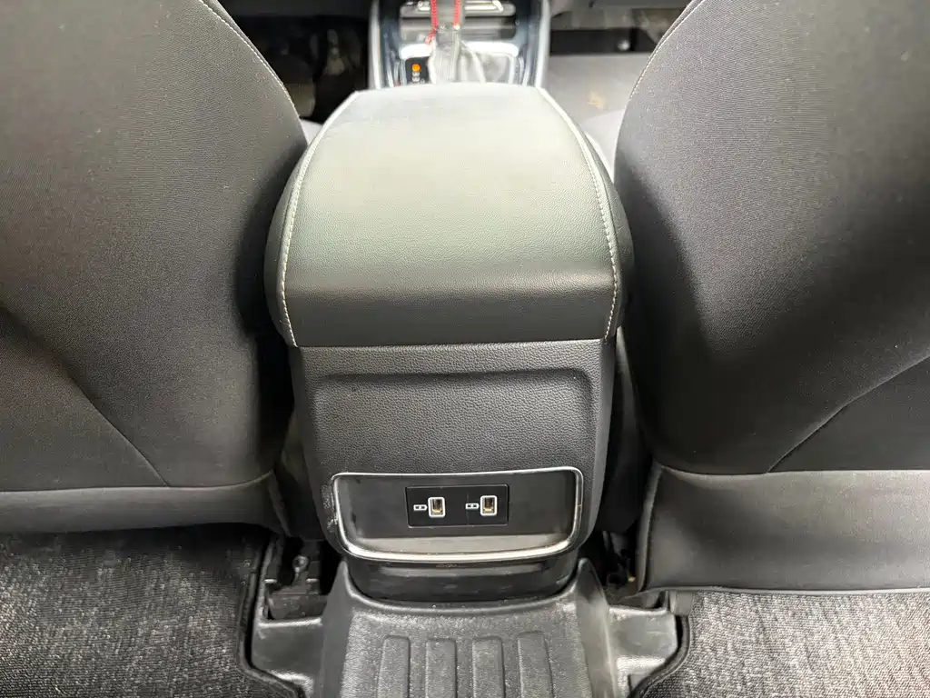 Roewe i5 — фото 23