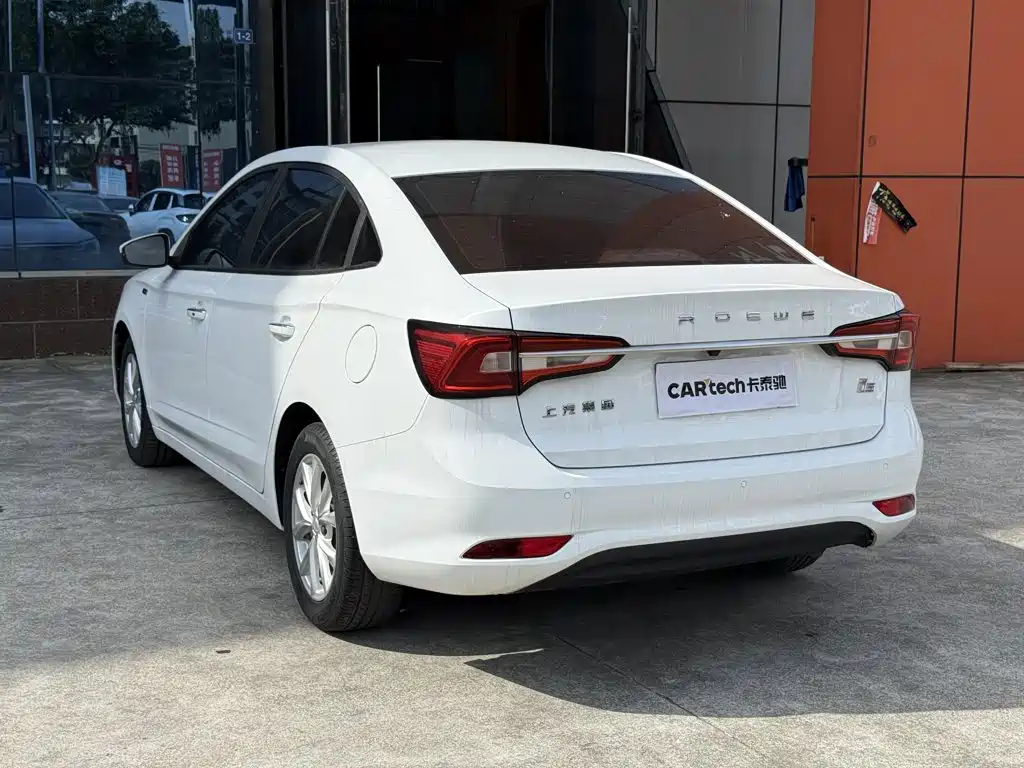 Roewe i5 — фото 9