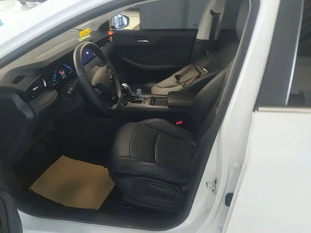 Roewe i5 — фото 15