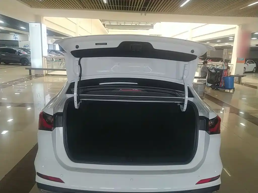 Roewe i5 — фото 19