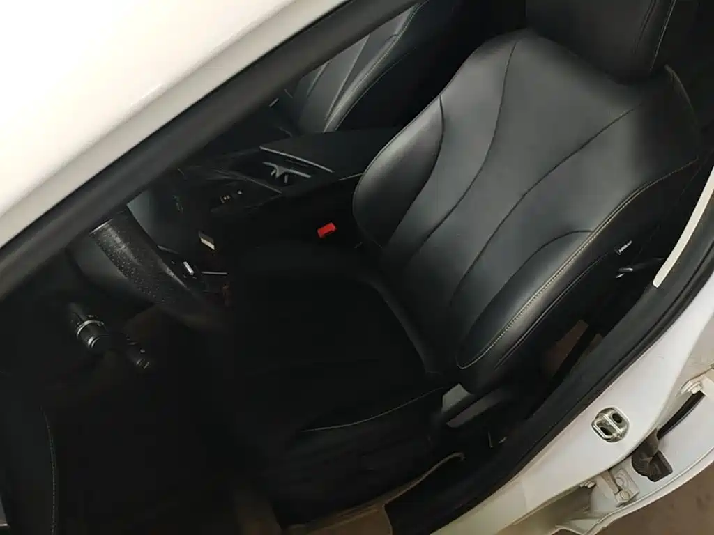 Roewe i5 — фото 15