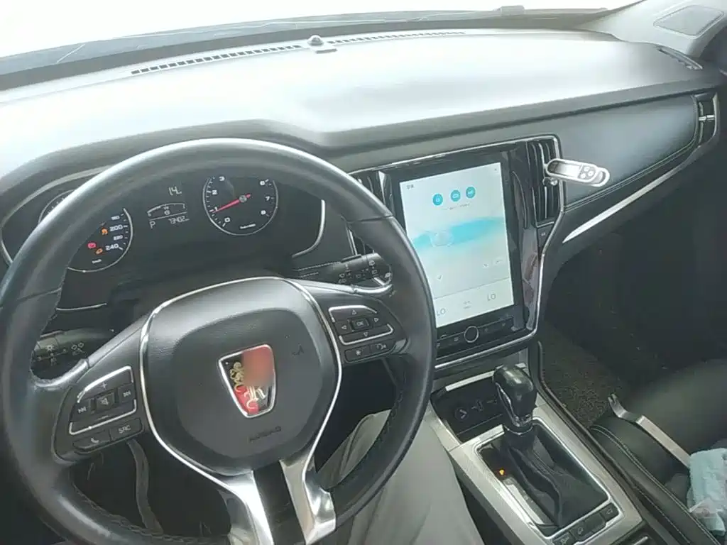 Roewe RX5 — фото 10