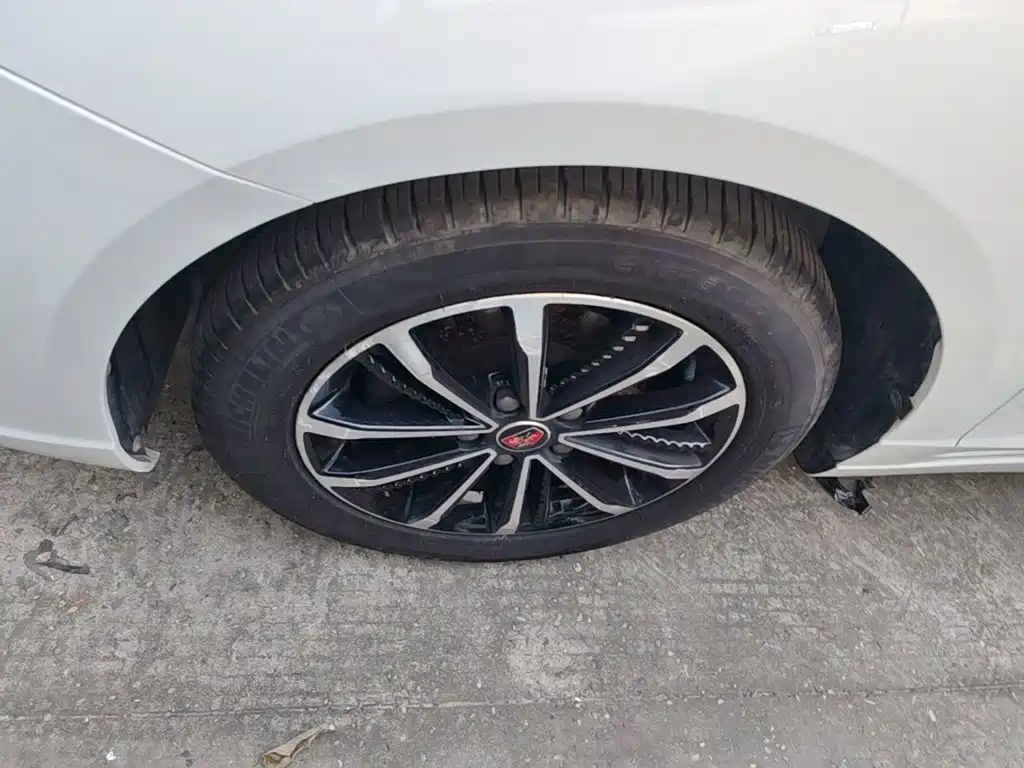 Roewe i5 — фото 23