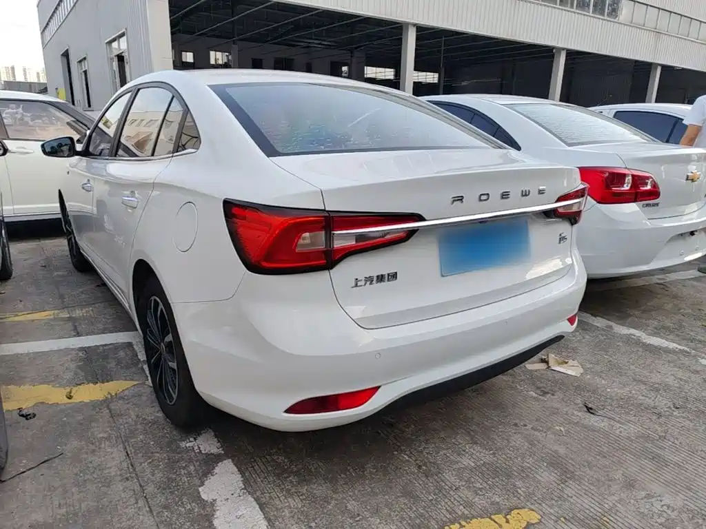 Roewe i5 — фото 5