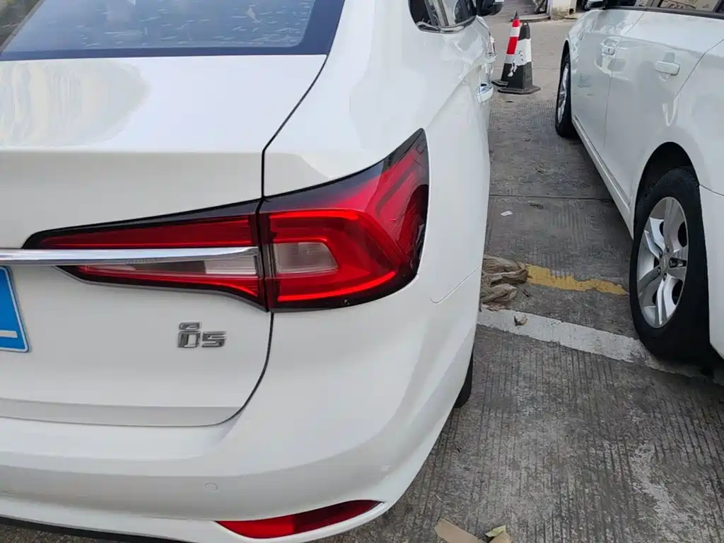 Roewe i5 — фото 8