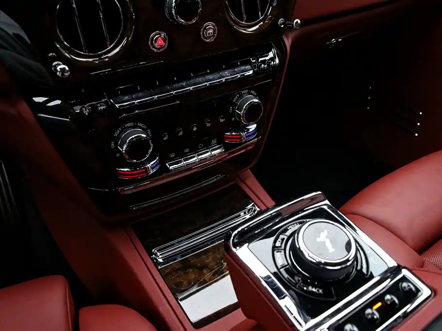 Rolls-Royce Phantom — фото 9
