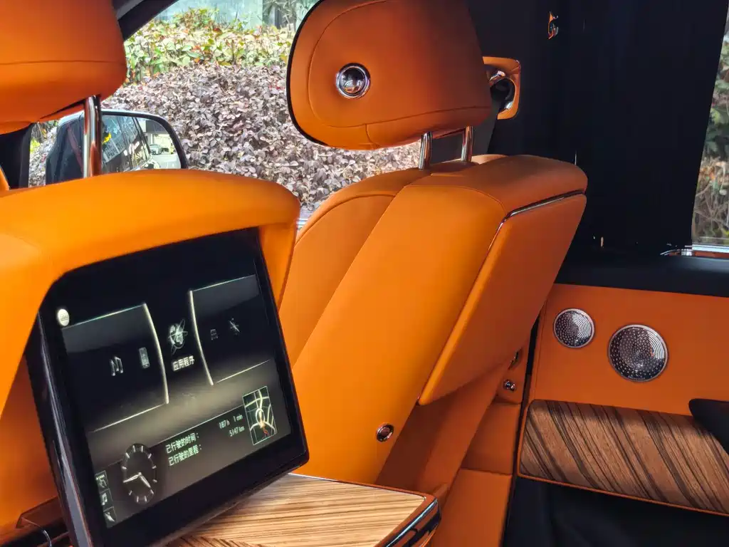 Rolls-Royce Cullinan — фото 9