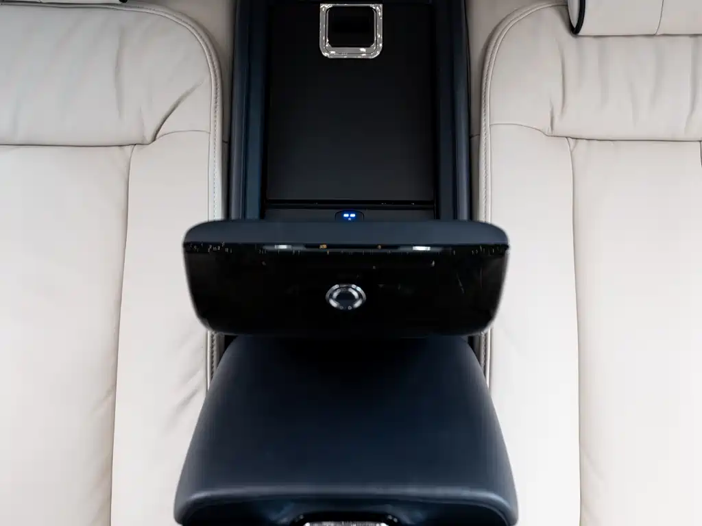 Rolls-Royce Phantom — фото 17