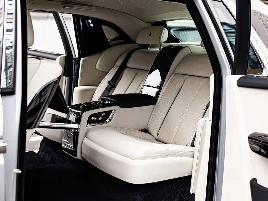 Rolls-Royce Phantom — фото 19