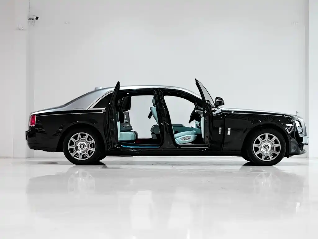 Rolls-Royce Ghost — фото 5