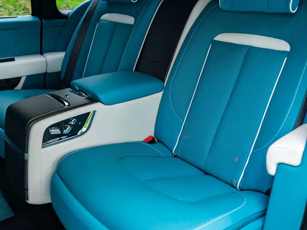 Rolls-Royce Cullinan — фото 13