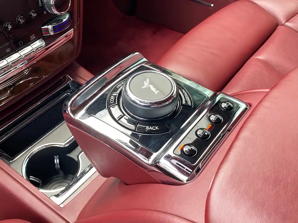 Rolls-Royce Phantom — фото 8