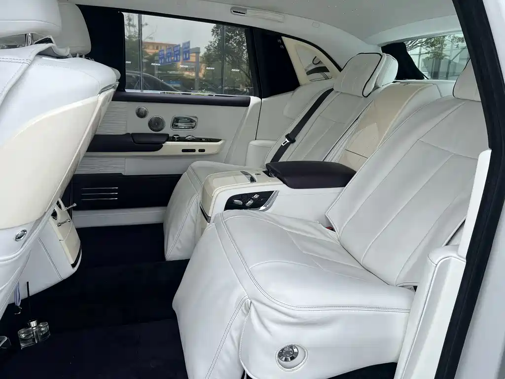 Rolls-Royce Phantom — фото 11